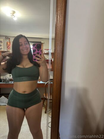 Full leaked Riahhh private onlyfans photo