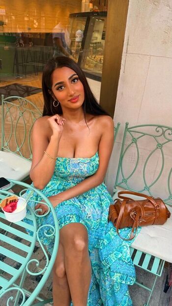 Full leaked Riya b private onlyfans photo