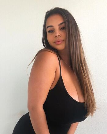 Full leaked Romyisabellaa private onlyfans photo