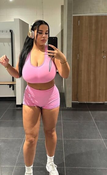 Full leaked Romyisabellaa private onlyfans photo