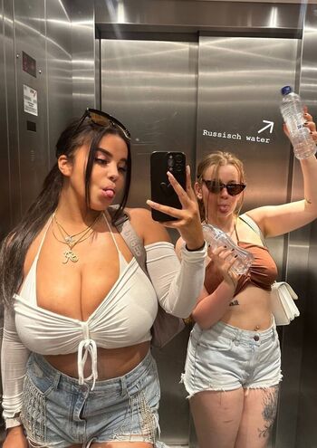 Full leaked Romyisabellaa private onlyfans photo