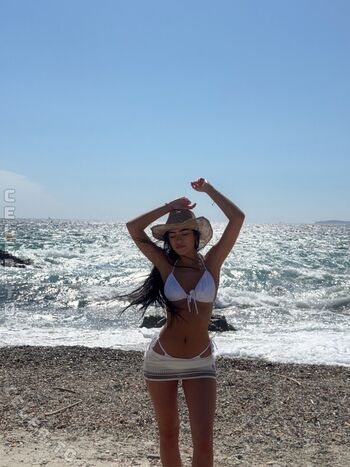 Full leaked Roxanarosuu private onlyfans photo