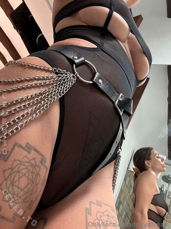 Roxy Fox
