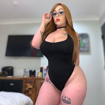 Full leaked Roxybugatti private onlyfans photo