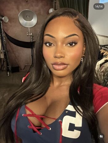 Samantha Marie