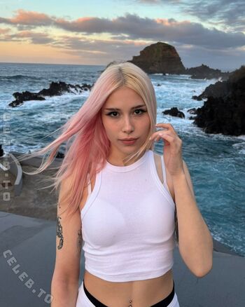 Full leaked Sarahtoninx private onlyfans photo