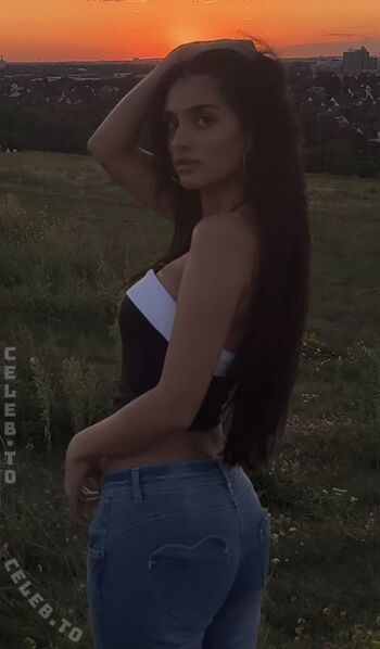 Full leaked Sararslan private onlyfans photo