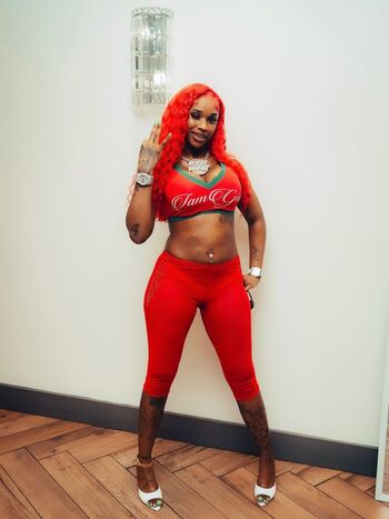 Full leaked Sexxy red page private onlyfans photo