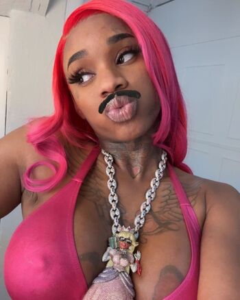 Full leaked Sexxy red  page private onlyfans photo