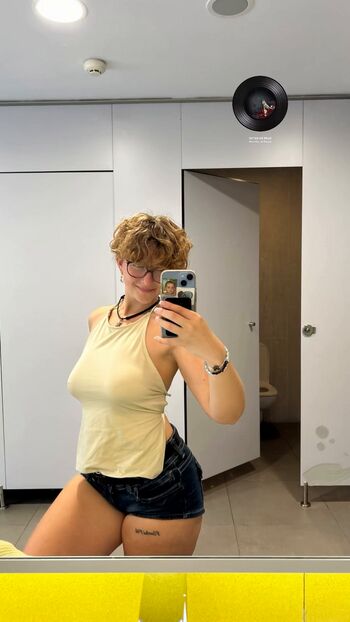 Full leaked Shaniah private onlyfans photo