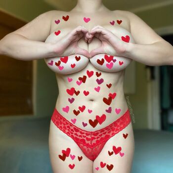 SmallGirlBigTitties