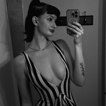 Full leaked Solamie private onlyfans photo