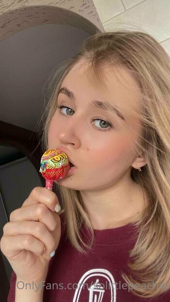 Full leaked Solittlepeachie private onlyfans photo