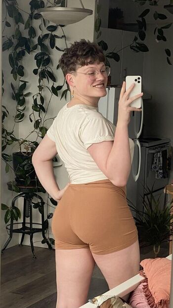 Full leaked Somelittlecrumbs private onlyfans photo