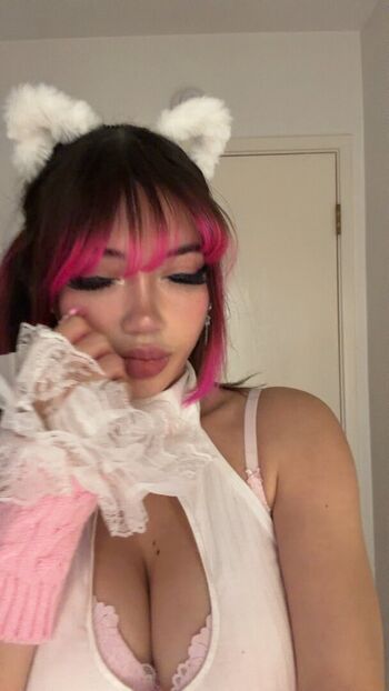 Full leaked Strawbarizz private onlyfans photo