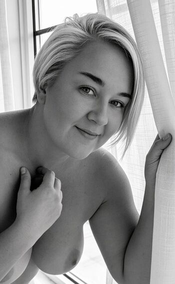 Full leaked Suzieqcreator private onlyfans photo