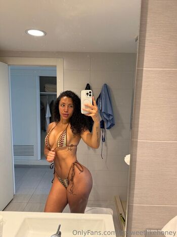 Full leaked Sweetlikehoney private onlyfans photo