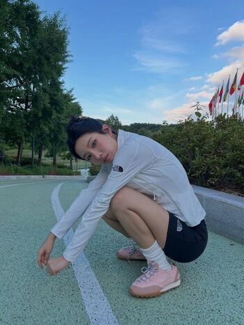 tiny.pretty.j