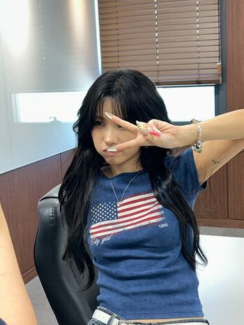 tiny.pretty.j