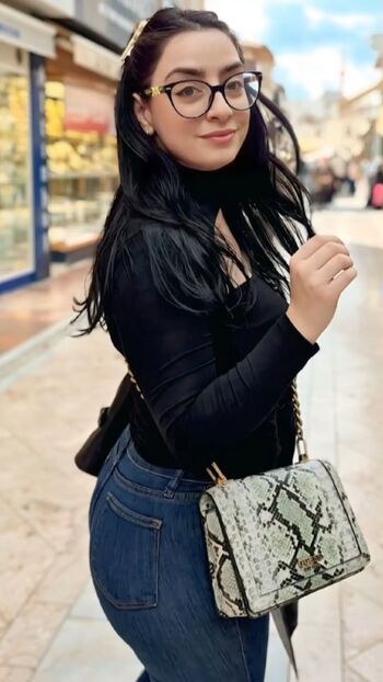Full leaked Turkish girls private onlyfans photo