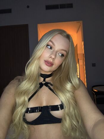 Full leaked Ukrainian girls private onlyfans photo