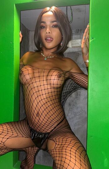 Full leaked Valentinaasia private onlyfans photo