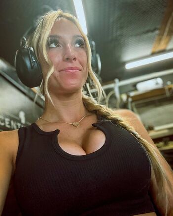 Full leaked Valeriemikos private onlyfans photo
