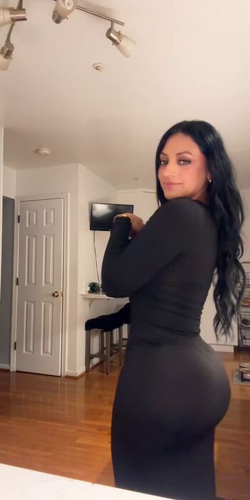 vanessalucia2411