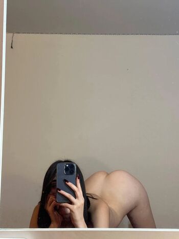 Full leaked Velvetuproarz private onlyfans photo