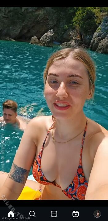 Full leaked Veylarenee private onlyfans photo
