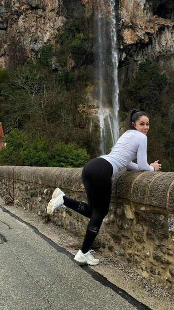 Full leaked Vicdelaluna private onlyfans photo
