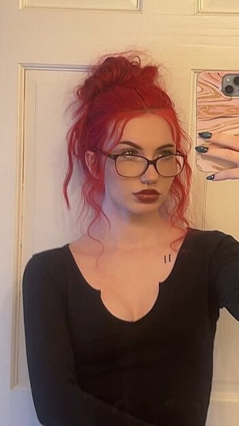 Full leaked Viviiieli private onlyfans photo