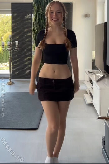 Full leaked Werdetlautmitlaura private onlyfans photo
