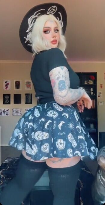 Full leaked Vic liss/ private onlyfans photo