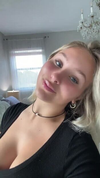 Full leaked Cali carter/ private onlyfans photo