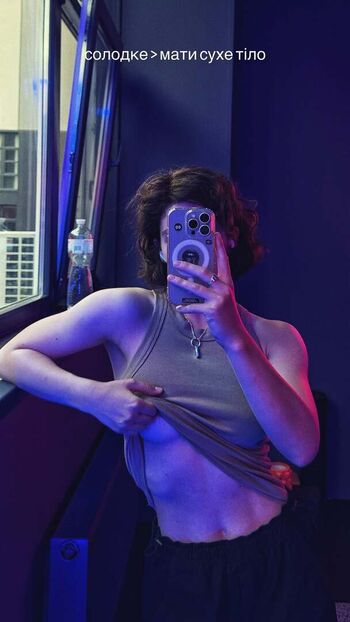 Full leaked Xfrozi private onlyfans photo