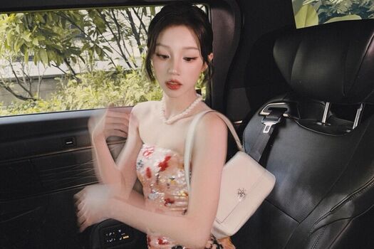 Full leaked Posieland/ private onlyfans photo