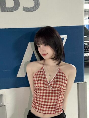 Full leaked Yuqi page private onlyfans photo