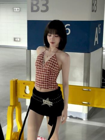 Full leaked Yuqi private onlyfans photo