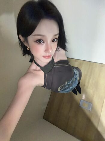 Full leaked Yuqi private onlyfans photo
