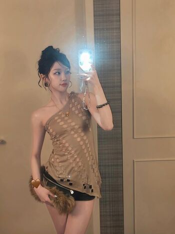 Full leaked Heejin/ private onlyfans photo