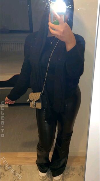 Full leaked Zeynohijabi private onlyfans photo