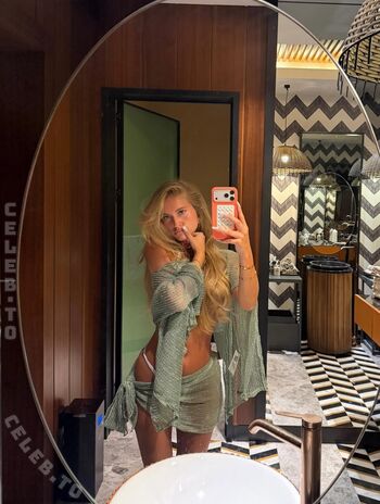 Full leaked Zoe kaeppele  page private onlyfans photo