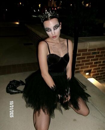 Full leaked Zoe liddell private onlyfans photo