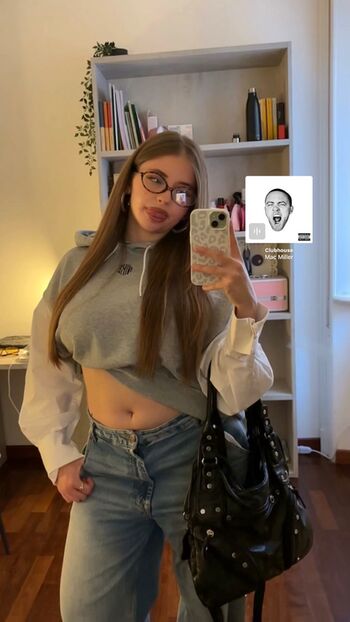 Full leaked Zoeelacavaa private onlyfans photo
