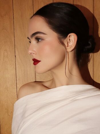 Zoey Deutch